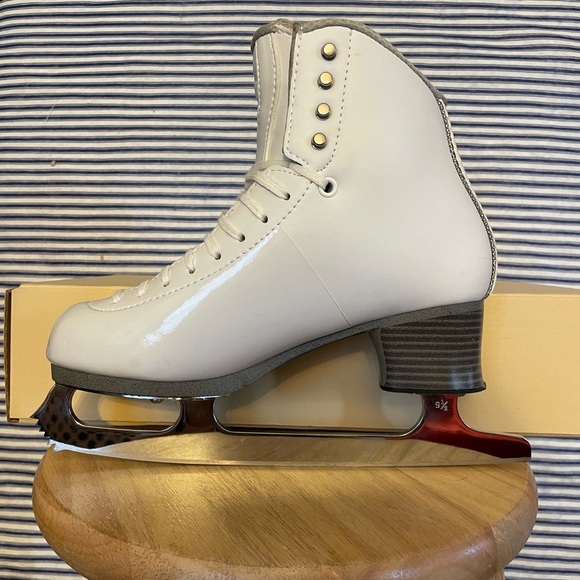 NEW Without Box Jackson Debut Figure Skates Size 6.5R - Picture 2 of 12